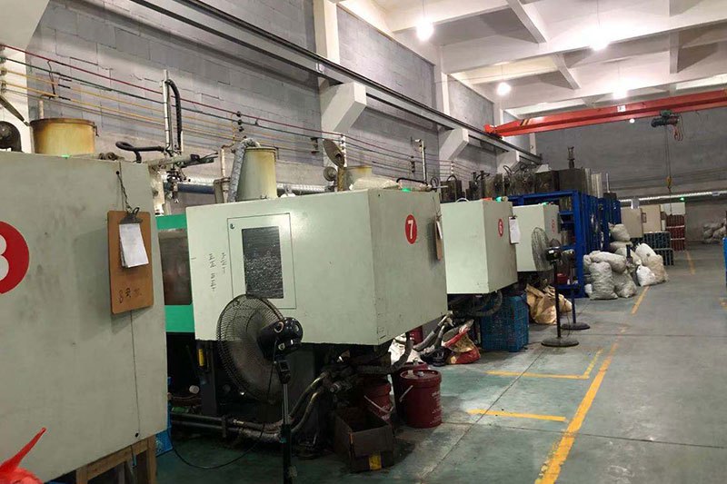 Injection moulding machines in the BALUX factory